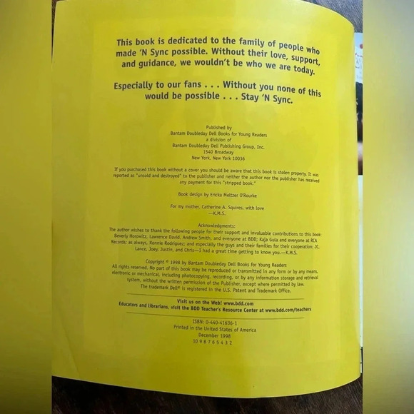 *NSYNC | The Official Book​ - Picture 7 of 9